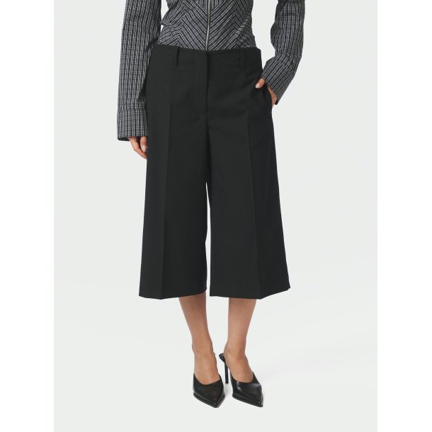 Neo Noir - Bermuda Shorts Hannah - Black