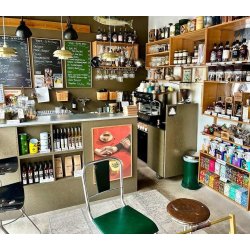 KAFFEBANKEN - T-shirt - Damn good coffee - Army/Orange - 