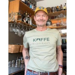 KAFFEBANKEN - T-shirt - Damn good coffee - Lys Grn/Mrk Grn