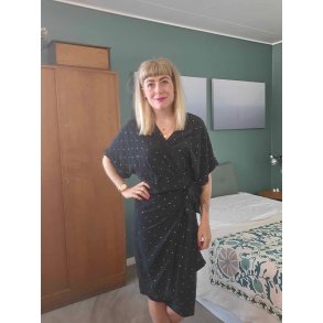 Relove And Roses - Lilja Kjole - Sort