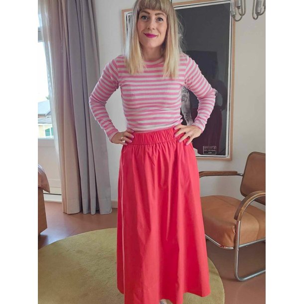 Mads Nrgaard - Bluse 2x2 Cotton Stripe Tuba Tee - Carmine Rose/Quiet Gray