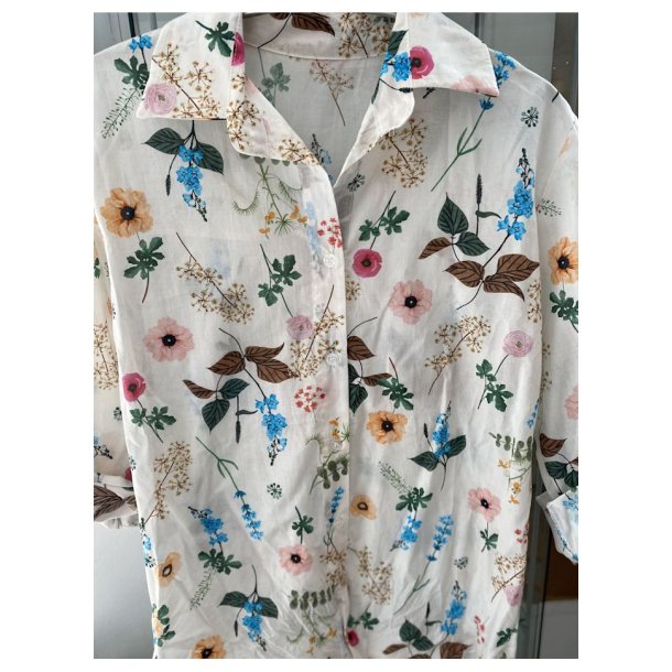Amaze Cph - Sjorte Erica Dusty Flower - White