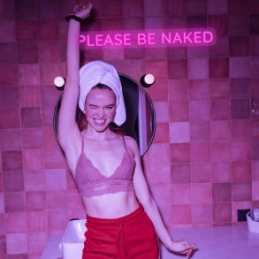 Candy Shock - LED Neonskilt - Please Be Naked